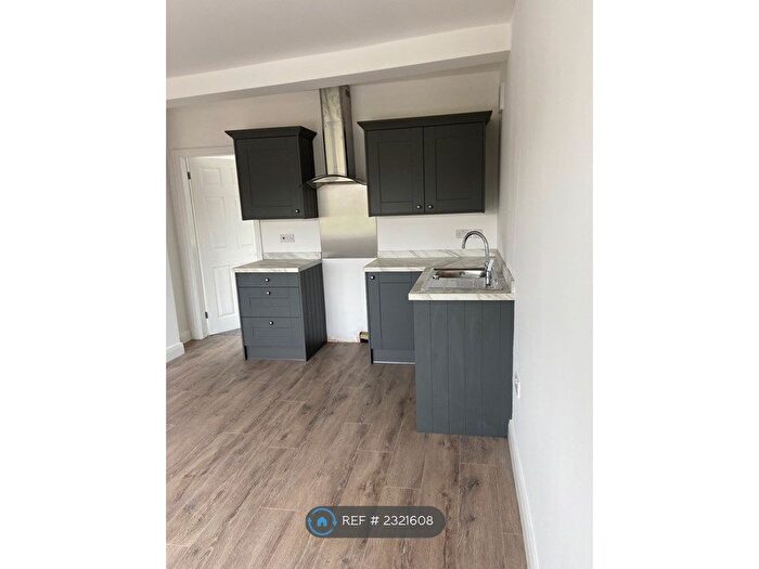 2 Bedroom Flat To Rent In Latchford, Warrington, WA4