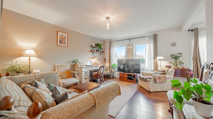 2 Bedroom Flat For Sale In Shields Road, Flat /, Pollokshields, Glasgow, G41