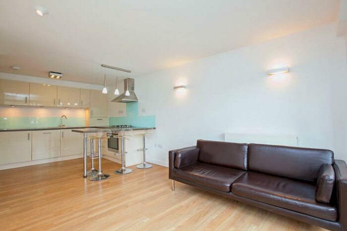 1 Bedroom Flat To Rent In Embassy Lodge, Green Lanes, London, Greater London, N16