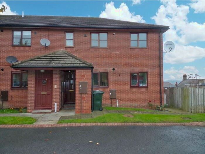 2 Bedroom Flat To Rent In Oakfield Park, Prudhoe, NE42