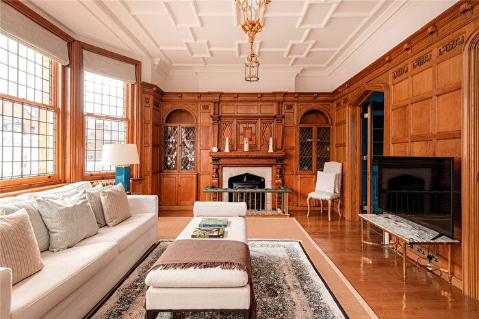 4 Bedroom Flat To Rent In North Audley, Mayfair, London, W1K