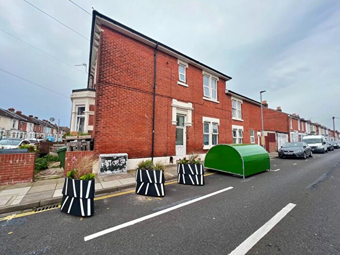 2 Bedroom Flat To Rent In Fawcett Road, Southsea, PO4