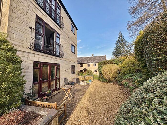 2 Bedroom Apartment For Sale In Fitzmaurice Place, Bradford-On-Avon, BA15