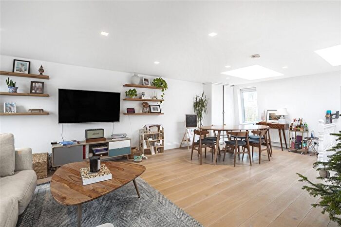 3 Bedroom Maisonette To Rent In Stephendale Road, Fulham, London, SW6