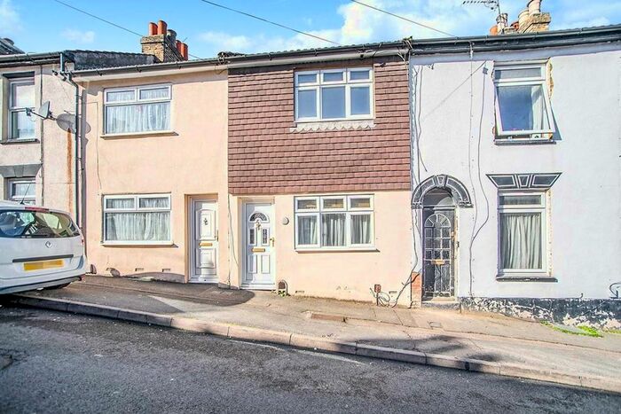 3 Bedroom Terraced House To Rent In Otway Street, Chatham, Kent, ME4
