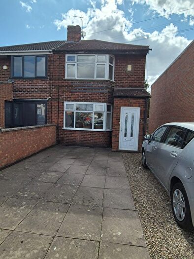 3 Bedroom Semi-Detached House To Rent In Roseway, Leicester, LE4