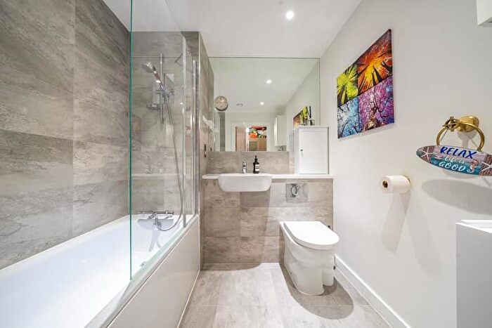 2 Bedroom Flat For Sale In Queens House, Twickenham, London, TW1