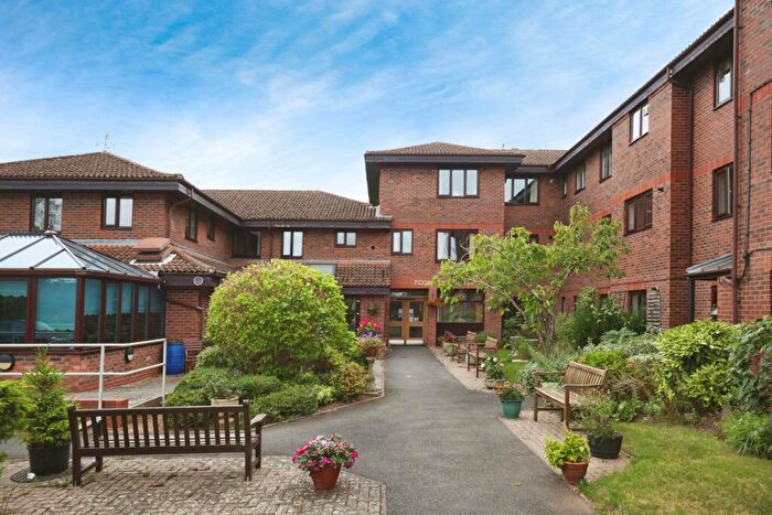 1 Bedroom Flat For Sale In Knights Lane, Tiddington, Stratford-upon-Avon, Warwickshire, CV37
