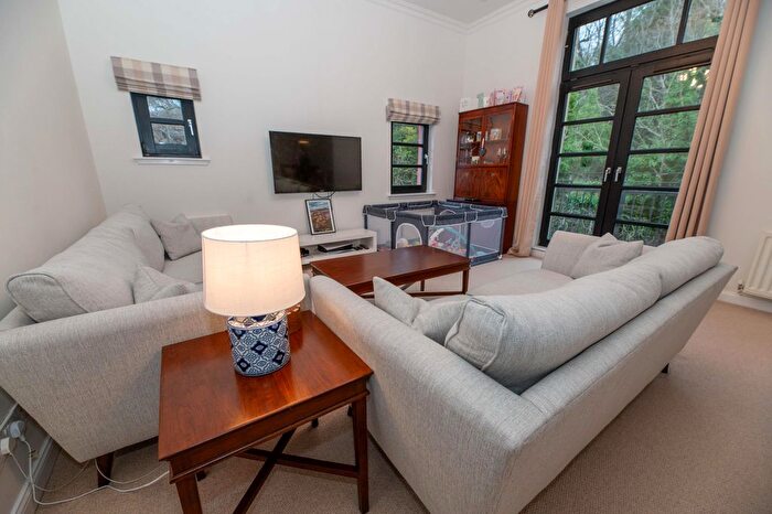 2 Bedroom Flat To Rent In Coltbridge Millside, Edinburgh, EH12