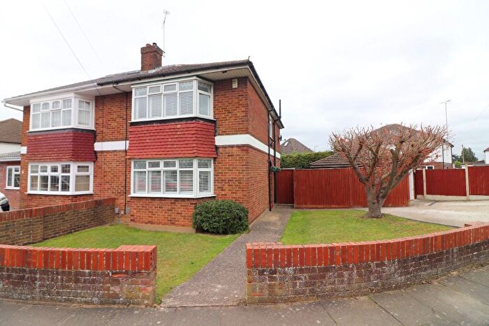 3 Bedroom Semi-Detached House For Sale In Granby Road, Luton, Bedfordshire, LU4