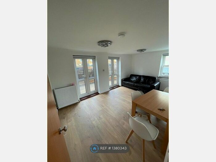 2 Bedroom Flat To Rent In Finsbury Park, London, N4
