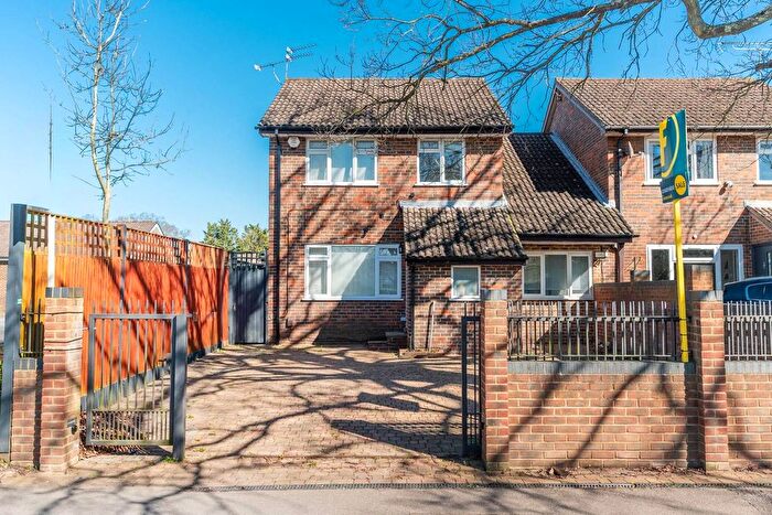 4 Bedroom Detached House For Sale In Ladygate Lane, Ruislip, HA4
