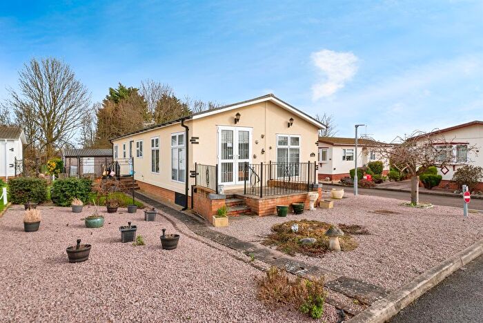 2 Bedroom Mobile/park Home For Sale In Allington Gardens, Allington, Grantham, NG32