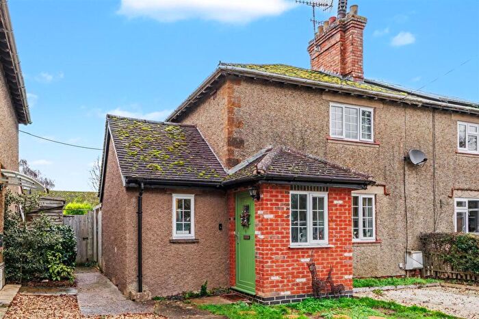 3 Bedroom Semi-Detached House For Sale In Church Road, Newbold On Stour, CV37