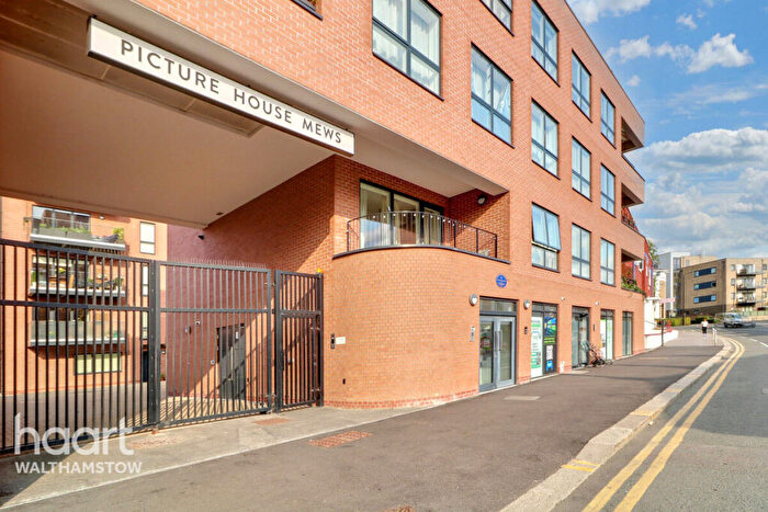 3 Bedroom Apartment For Sale In Picture House Mews, Walthamstow, E17
