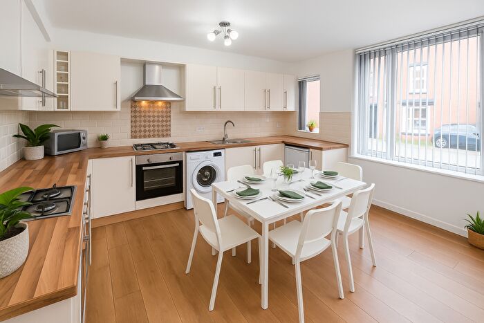 6 Bedroom House To Rent In Lumley Road, Leeds, LS4