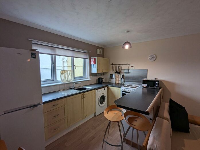 3 Bedroom Flat To Rent In Ropewalk Court, Falmouth, TR11