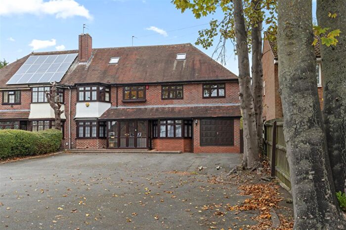 4 Bedroom Semi-Detached House For Sale In Church Lane, Handsworth Wood, Birmingham, B20