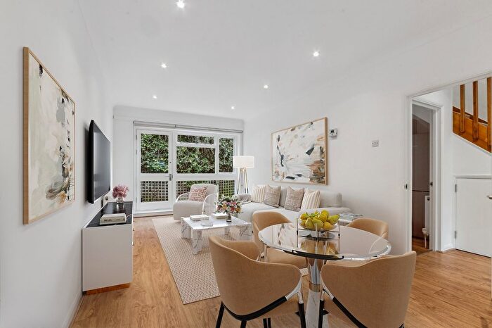 2 Bedroom Flat To Rent In Napier Close, High Street Kensington, W14