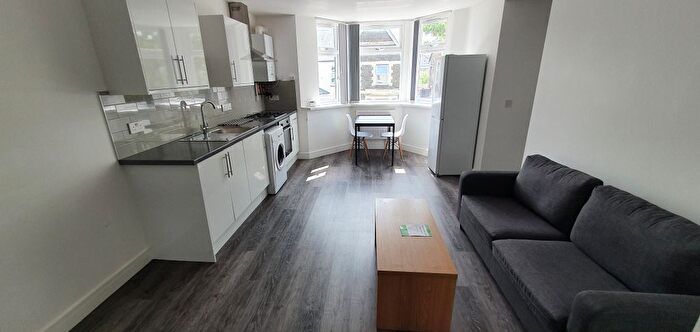 2 Bedroom Flat To Rent In Richard Street, Cathays, Cardiff, CF24