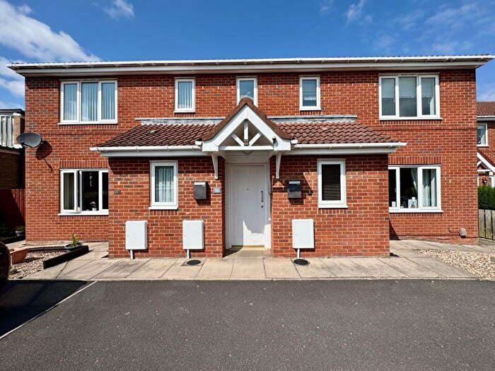 2 Bedroom Flat For Sale In Ambrose Court, Winlaton, NE21
