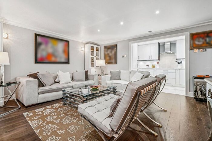 2 Bedroom Flat To Rent In Oriel Drive, Barnes, SW13