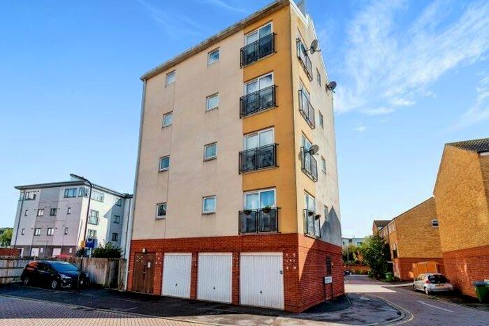 2 Bedroom Flat To Rent In Clench Street, Southampton, SO14