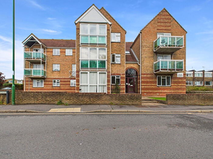 1 Bedroom Flat For Sale In Priory Gate, North Road, Lancing, BN15