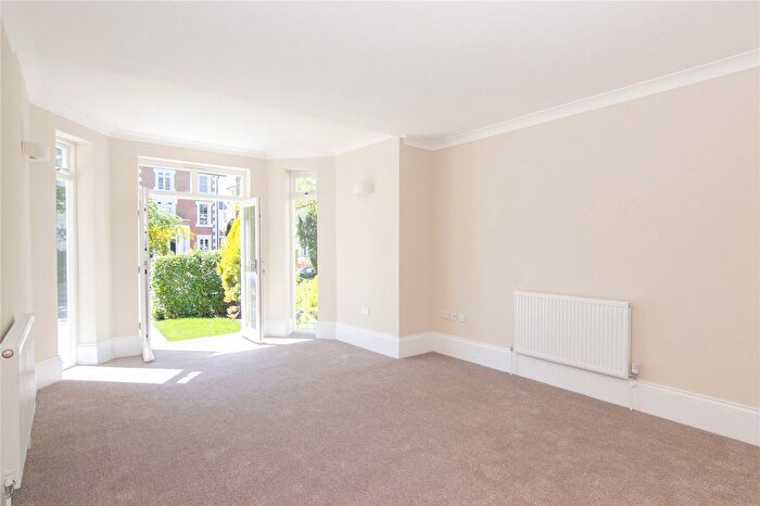 2 Bedroom Flat To Rent In Oakhill Road, Surbiton, Surrey, KT6