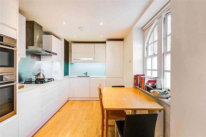 3 Bedroom Flat To Rent In Marsham Street, London, SW1P
