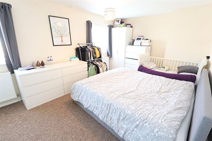 2 Bedroom End Of Terrace House To Rent In Cotesmore Road, Hemel Hempstead, HP1