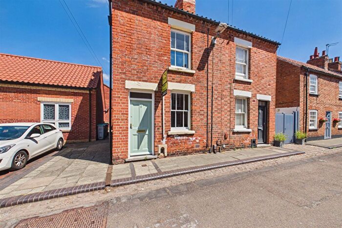 2 Bedroom Semi Detached House For Sale In King Street, Newark, NG24