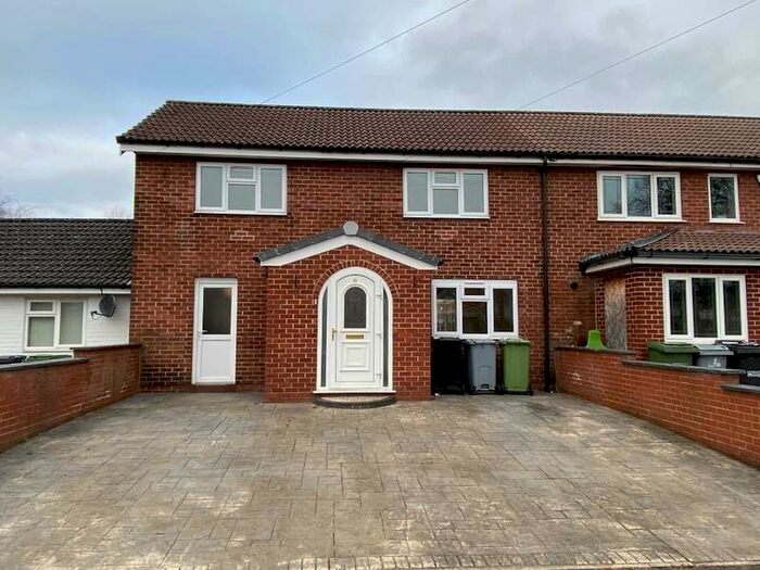 3 Bedroom Terraced House To Rent In Chilham Place Macclesfield, SK11