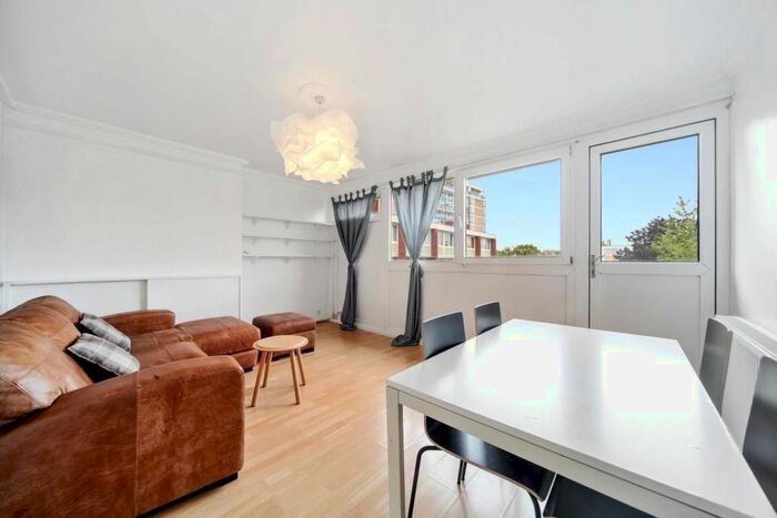3 Bedroom Flat To Rent In Caithness House, Twyford Street, Kings Cross, N1