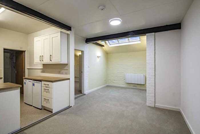 1 Bedroom Apartment To Rent In A High Street, Goring On Thames, RG8