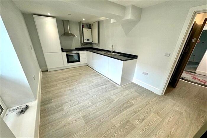 1 Bedroom Apartment To Rent In Clarendon Apartments, Canal Walk, SO14