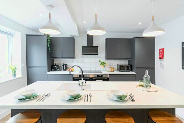 6 Bedroom End Of Terrace House To Rent In Thurmond Crescent, Winchester, SO22