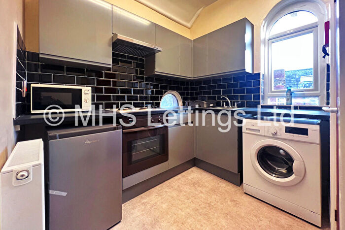 1 Bedroom Flat To Rent In Flat, Moorland Road, Leeds, LS6