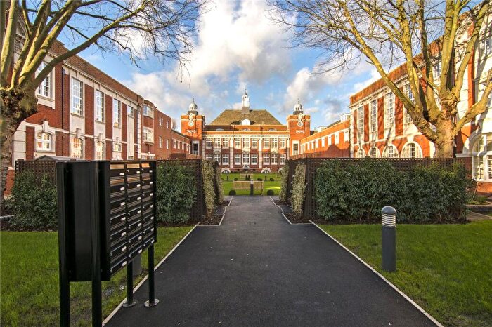 1 Bedroom Flat To Rent In Tutelage Court, College Terrace, Bow, London, E3