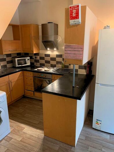 4 Bedroom Flat To Rent In Wilmsolow Road, Fallowfield, M14