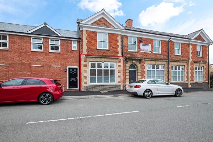 2 Bedroom Flat For Sale In Stanley Hunt Court, Rushden, NN10