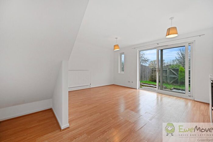 3 Bedroom Terraced House For Sale In The High Street, Two Mile Ash, Milton Keynes, MK8