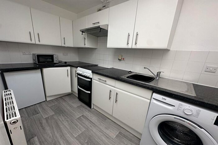 4 Bedroom Apartment To Rent In Queens Road, NG9