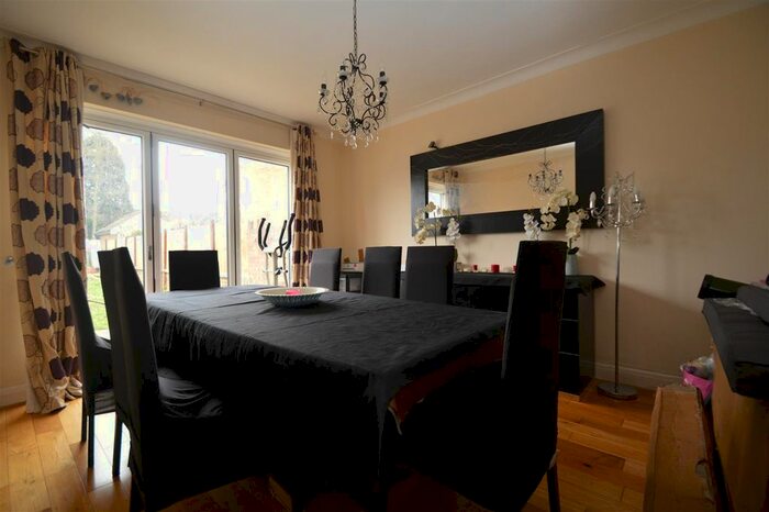 3 Bedroom Terraced House For Sale In Eastern Avenue, Redbridge, IG4