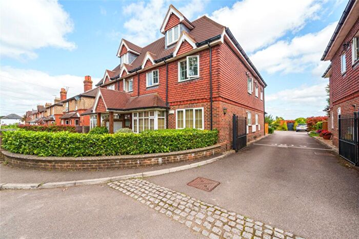 1 Bedroom Flat For Sale In Cartbridge Court, Send Road, Send, Surrey, GU23