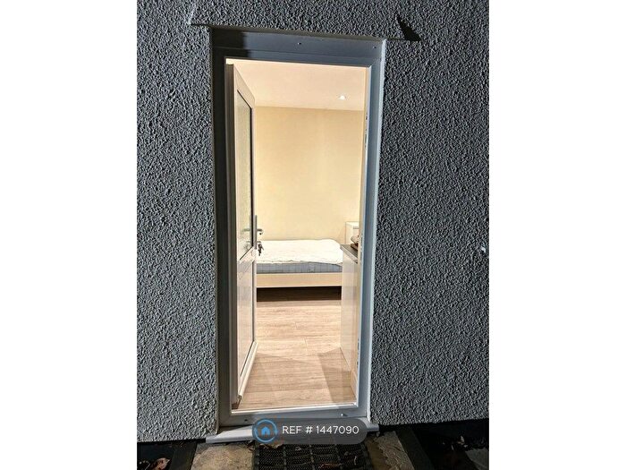 Studio To Rent In Tormarton Cresceent, Bristol, BS10