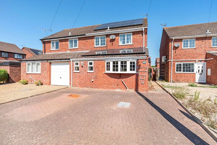 3 Bedroom Semi Detached House For Sale In Neville Road, Sutton, NR12
