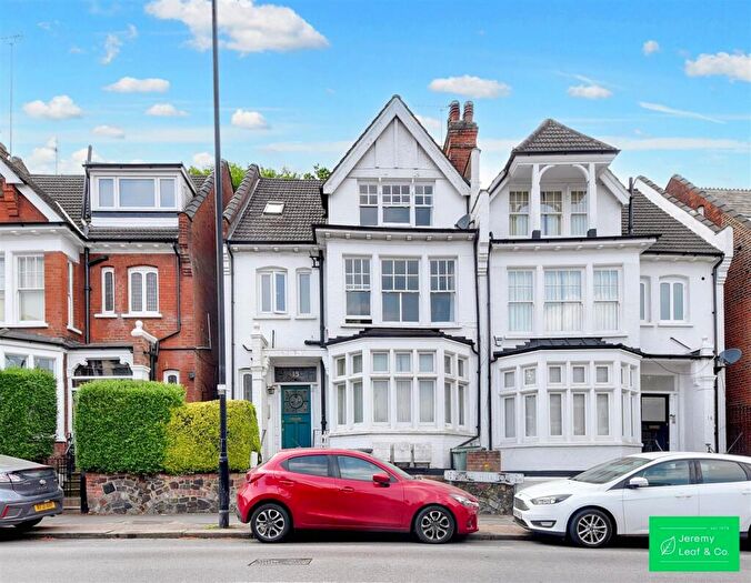 1 Bedroom Apartment For Sale In Muswell Hill Road, London, N10