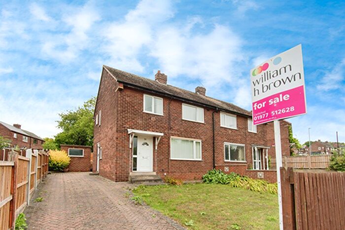 3 Bedroom Semi-Detached House For Sale In Vale Crescent, Knottingley, WF11