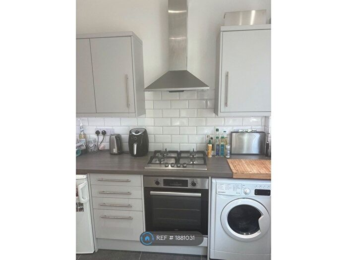 1 Bedroom Flat To Rent In Ridge Terrace, Leeds, LS6